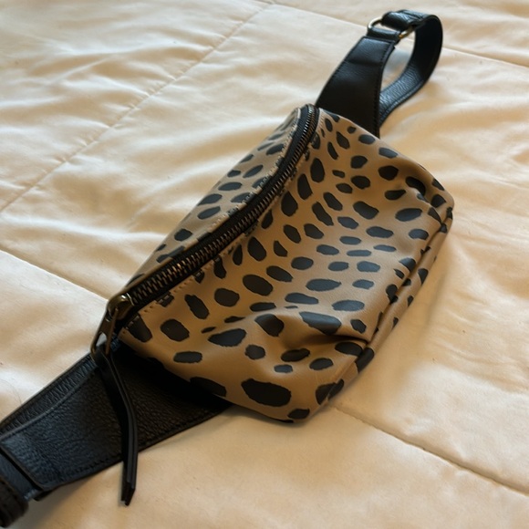 Universal Thread Handbags - Universal Threads bag from Target